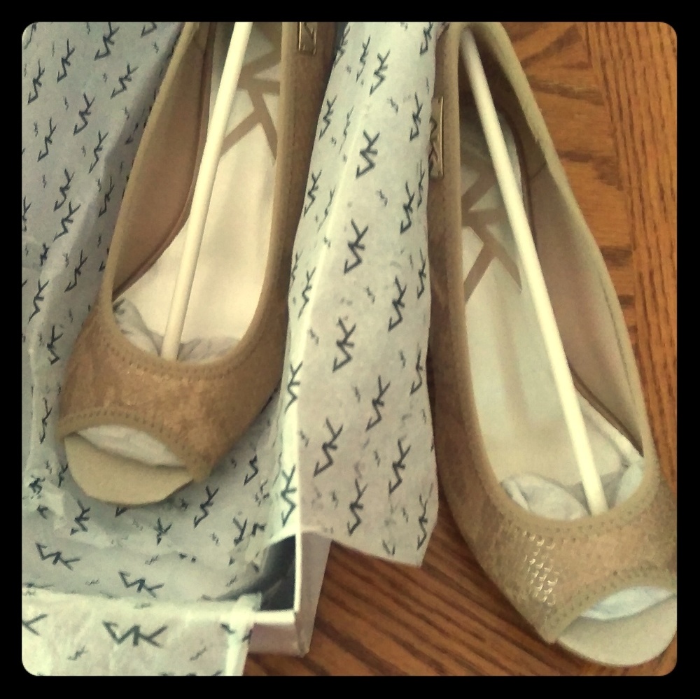 Anne Klein Peeptoe